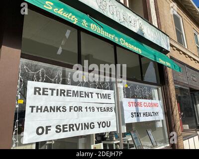 Schultz & Odhner's Dry Cleaners geht nach 119 Jahren aus dem Geschäft - ein weiteres Opfer der Pandemie. Stockfoto