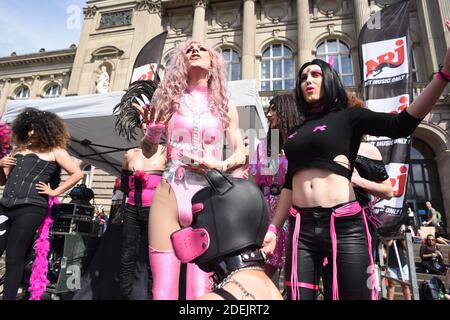Am 15. Juni 2019 nehmen die Teilnehmer an der 18. Lokalen Ausgabe des homosexuellen, bisexuellen und transsexuellen Visibility marsches in der ostfranzösischen Stadt Straßburg Teil. Foto von Nicolas Roses/ABACAPRESS.COM Stockfoto