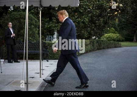 President Donald Trump walks on the South Lawn of the White House upon his return to Washington from South Korea on June 30, 2019 in Washington, DC, USA. Photo by Oliver Contreras/Pool/ABACAPRESS.COM Stockfoto