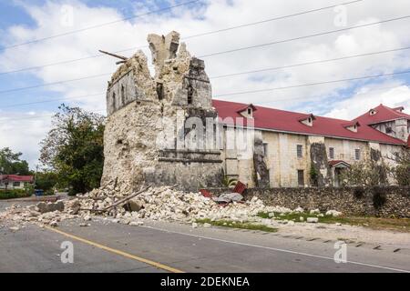 Spanische Kolonialzeit Kirche schwer beschädigt durch das Erdbeben von 2013 in Bohol, Philippinen Stockfoto