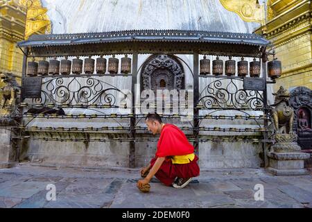 Nepalesischer Anhänger in der Nähe von Boudhanath Stupa, ein UNESCO-Weltkulturerbe in Kathmandu Nepal am Mittwoch, 09. Juni 2017. Stockfoto