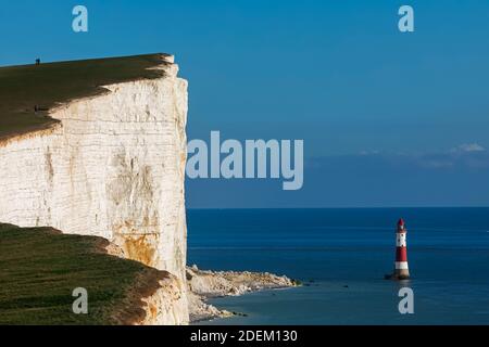 England, East Sussex, Eastbourne, Beachy Head, The Seven Sisters Cliffs und Beachy Head Lighthouse Stockfoto