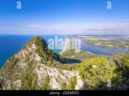 Monte Circeo (Latina, Italien) - der berühmte Berg am Tirreno Meer, in der Provinz Latina, sehr beliebt bei Wanderern für seine schöne Landschaft Stockfoto