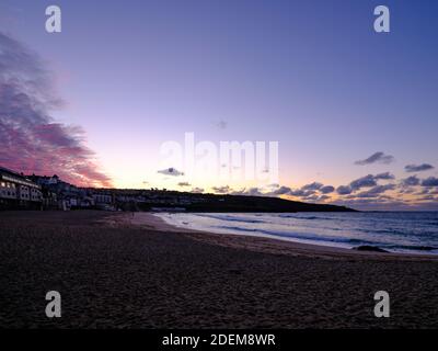 St. Ives Porthmeor Beach Sonnenuntergang Makrele Sky Stockfoto