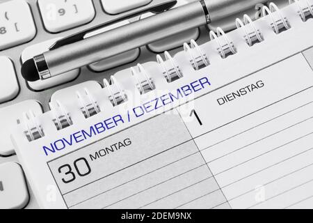 Deutscher Kalender November und Dezember 2020 und PC Stockfoto