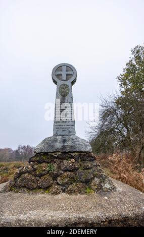 Das Victoria Monument erinnert an Königin Victoria, die ihre Truppen auf dem Chobham Common im Great Camp 1853 inspiziert, Chobham, Surrey Heath, Surrey Stockfoto