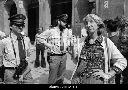 - Adele Faccio, Führer der Partito Radicale e del movimento per l'autodeterminazione delle donne, a Berlino per una Serie di manifazioni pacifiste ed antinucleari nell'estate del 1978 - Adele Faccio, Führer der italienischen Radikalen Partei und der Bewegung für die Selbstbestimmung der Frauen, In Berlin für eine Reihe pazifistischer und antinuklearer Demonstrationen im Sommer 1978 Stockfoto