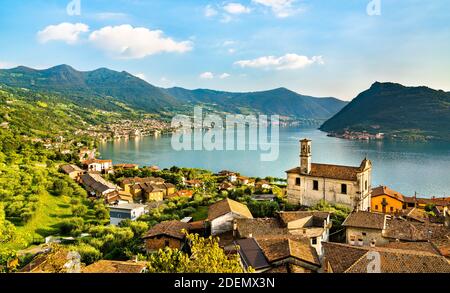 Kirche der Heiligen Rocco und Nepomuceno in Marone am See Iseo in Italien Stockfoto