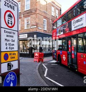 London UK, Dezember 01 2020, Red Transport for London Double Decker Public Passenger Bus Stockfoto