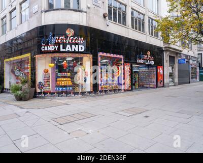 GROSSBRITANNIEN / England / London / die Haupteinkaufsstraße der Oxford Street im Londoner West End war sehr ruhig, da die Käufer zu Hause blieben. Stockfoto