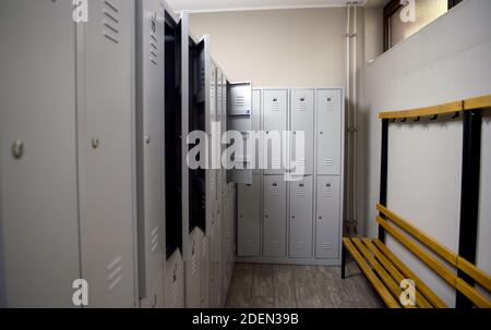 Berlin, Deutschland. November 2020. Es gibt Schließfächer in der Umkleidekabinen des FHC Gym. Quelle: Kira Hofmann/dpa-Zentralbild/ZB/dpa/Alamy Live News Stockfoto