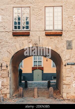 Leere Straße in Riga Altstadt, Lettland Reise Stockfoto