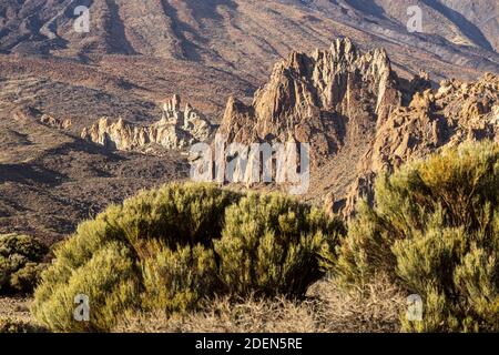 Die Felsen der Kathedrale auf dem Llano de Ucanca im letzten Licht des Tages im Nationalpark Las Canadas del Teide, Teneriffa, Kanarische Inseln, Spanien gefangen Stockfoto