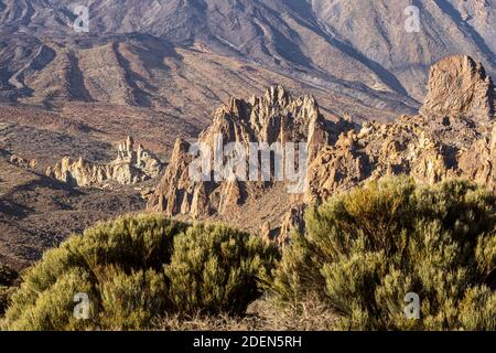 Die Felsen der Kathedrale auf dem Llano de Ucanca im letzten Licht des Tages im Nationalpark Las Canadas del Teide, Teneriffa, Kanarische Inseln, Spanien gefangen Stockfoto