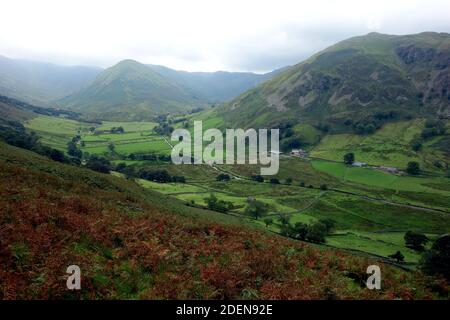 The Valley of Howe Grain and the Wainwrights 'The NAB & Beda Fell' von 'Steel Knotts' in Martindale, Lake District National Park, Cumbria, England. Stockfoto