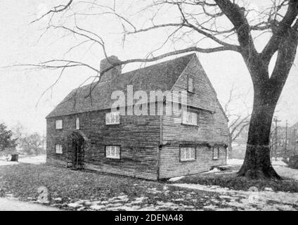 Das John Whipple House ist ein historisches Kolonialhaus an der 53 South Main Street in Ipswich, Massachusetts. Es wurde im siebzehnten Jahrhundert erbaut. Stockfoto