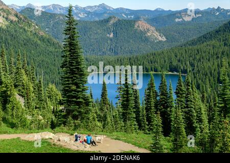 USA, Pazifischer Nordwesten, Washington State, Mount Rainier National Park, Blick auf Dewey Lake Stockfoto