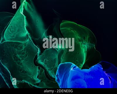 Alkohol Tinte Indigo nahtlose Hintergrund. Tintenfarben sind erstaunlich hell, leuchtend, durchscheinend. Natürliches Muster, Luxus. Marmordruck in Farbe. Tinte, Schmerz Stockfoto