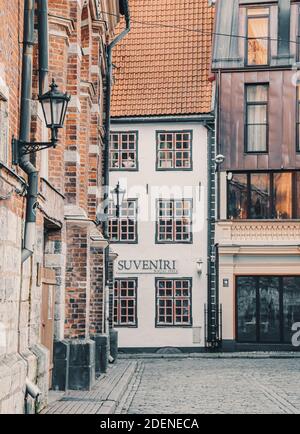 Leere Straße in Riga Altstadt, Lettland Reise Stockfoto