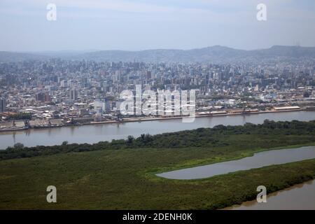 Luftaufnahme der südlichen Region der Hauptstadt des Bundesstaates Rio Grande do Sul, Porto Alegre, im Süden Brasiliens. Stockfoto