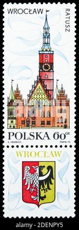 MOSKAU, RUSSLAND - 28. JUNI 2020: Briefmarke gedruckt in Polen zeigt Rathaus, Wroclaw, Tourist Publicity Serie, um 1970 Stockfoto