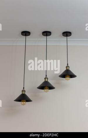 Drei Lampen mit klassischen Glühlampen Stockfoto