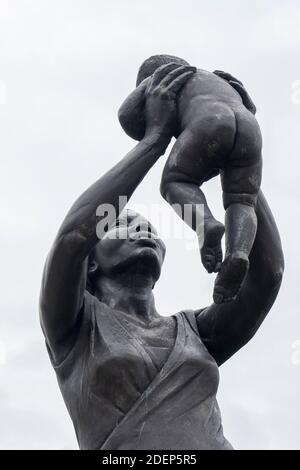 Die Bronzestatue im Stockwell Memorial Garden in South London. Foto von Sam Mellish Stockfoto