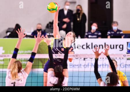 Scandicci, Florenz, Italien. 1. Dez, 2020. scandicci, florenz, Italien, Palazzetto dello Sport, 01. Dez 2020, Kiera Van Ryk (Developres SkyRes Rzeszow) während SSC Palmberg Schwerin vs Developres SkyRes Rzeszow - CEV Champions League Frauen Volleyball Spiel Credit: Lisa Guglielmi/LPS/ZUMA Wire/Alamy Live News Stockfoto