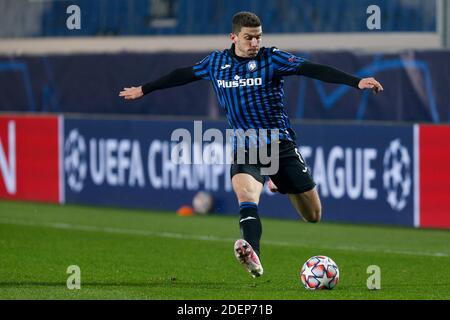 Bergamo, Italien. 1. Dez, 2020. bergamo, Italien, Gewiss Stadium, 01 Dez 2020, Robin Gosens (Atalanta) während Atalanta Bergamasca Calcio gegen FC Midtjylland - UEFA Champions League Fußballspiel Credit: Francesco Scaccianoce/LPS/ZUMA Wire/Alamy Live News Stockfoto