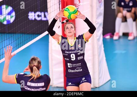 Scandicci, Florenz, Italien. 1. Dez, 2020. scandicci, florenz, Italien, Palazzetto dello Sport, 01. Dez 2020, Anna Kaczmar (Developres SkyRes Rzeszow) während SSC Palmberg Schwerin vs Developres SkyRes Rzeszow - CEV Champions League Frauen Volleyball Spiel Credit: Lisa Guglielmi/LPS/ZUMA Wire/Alamy Live News Stockfoto