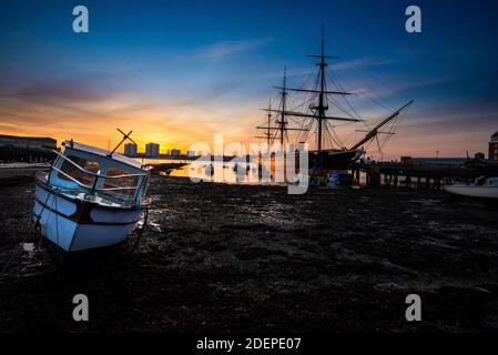 Das erhaltene Kriegsschiff HMS Warrior aus dem 19. Jahrhundert in Portsmouth Harbour, Hampshire, England, Großbritannien Stockfoto