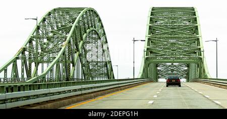 Rückfahrt von Fire Island Beaches über die Great South Bay Bridges in Richtung Norden. Stockfoto