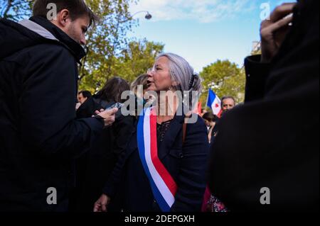 Stellvertreterin Agnes Thill spricht, während Menschen an einer Marchons Enfants Demonstration gegen die GPA unter dem Motto Liberte Egalite Paternite teilnehmen, wo mehrere Zehntausende Menschen (zwischen 75,000 und 600,000) Reagierte auf den Aufruf der Manif Pour Tous Bewegung, in Paris an der großen Mobilisierung mit dem Titel Marchons Enfants teilzunehmen, um gegen das Bioethik Gesetz zu protestieren, das PMA (medizinisch unterstützte Fortpflanzung) für homosexuelle Paare legalisiert. Paris, Frankreich, 6. Oktober 2019. Foto von Julie Sebadelha/ABACAPRESS.COM Stockfoto