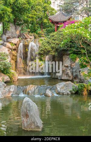 Wasserfall und See bei der "chinesischen Garten der Freundschaft", im