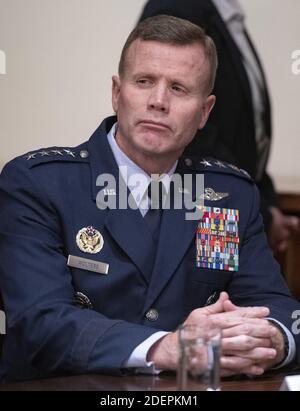 US Air Force Tod D. Wolters, Kommandant des US European Command und des NATO Supreme Allied Commander Europe, nimmt am Montag, den 7. Oktober 2019, an einem Briefing mit US-Präsident Donald J. Trump und hochrangigen Militärführern im Kabinettsaal des Weißen Hauses in Washington, DC, USA Teil. Foto von Ron Sachs/CNP/ABACAPRESS.COM Stockfoto