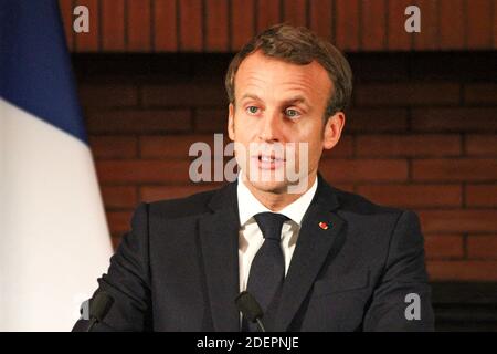 Der französische Präsident Emmanuel Macron spricht am 9. Oktober 2019 im Vorfeld der zweitägigen Konferenz des Globalen Fonds zur Bekämpfung von HIV, Tuberkulose und Malaria in der französischen Legion d'honneur in der Präfektur Auvergne-Rhône-Alpes in Lyon, Zentralfrankreich, anlässlich einer Zeremonie, bei der der Kriegsresistente Jean Nallit als Grand'croix ausgezeichnet wurde. Macron wird den Vorsitz am letzten Tag des Treffens am 10. Oktober 2019 führen und mit afrikanischen Staatschefs zusammentreffen. Der Fonds hat 14 Milliarden Dollar verlangt, ein Betrag, der laut Angaben 16 Millionen Menschenleben retten, 234 Millionen Infektionen verhindern und die Welt wieder auf den richtigen Weg bringen würde, um dem UN-Obj zu begegnen Stockfoto