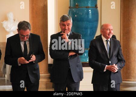 David Kimelfeld, Präsident der Lyon Metropole, Christophe Guilloteau, Präsident des Rhone-Departements, und Gérard Collomb, Bürgermeister von Lyon, verliehen am 9. Oktober 2019 in der französischen Legion d'honneur in der Präfektur Auvergne-Rhône-Alpes in Lyon, Zentralfrankreich, den Kriegsresistenten Jean Nallit als Grand'croix. Im Vorfeld der zweitägigen Konferenz des Globalen Fonds zur Bekämpfung von HIV, Tuberkulose und Malaria. Macron wird den Vorsitz am letzten Tag des Treffens am 10. Oktober 2019 führen und mit afrikanischen Staatschefs zusammentreffen. Der Fonds hat 14 Milliarden Dollar verlangt, ein Betrag, der laut Angaben 16 Millionen li einsparen würde Stockfoto