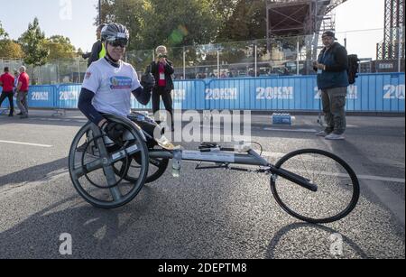 Ali Mehiaoui (3.) Katzenkatze der 20 Kilometer von Paris, ein 20 Kilometer Straßenrennen, das am Pont d'Iena am Fuße des Eiffelturms in Paris, Frankreich am 13. Oktober 2019 beginnt. Foto von Loic Baratoux/ABACAPRESS.COM Stockfoto