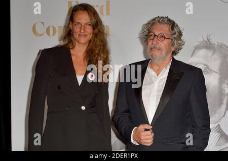 Alain Chabat und seine Frau Tiara Comte Chabat nehmen an der Lumiere-Preisverleihung während des 11. Lyon Lumiere Festivals im Salle 3000 in Lyon, Frankreich, am 18. Oktober 2019 Teil. Foto von Julien Reynaud/APS-Medias/ABACAPRESS.COM Stockfoto