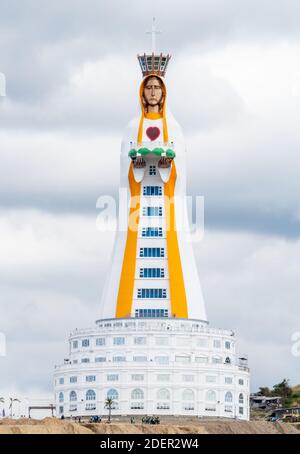 Die riesige Mary Statue im Montemaria Pilgerzentrum in Batangas, Philippinen Stockfoto