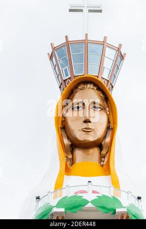 Die riesige Mary Statue im Montemaria Pilgerzentrum in Batangas, Philippinen Stockfoto