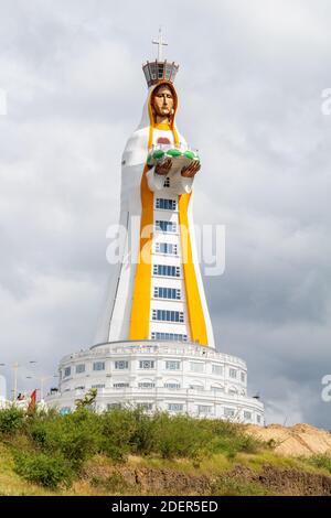 Die riesige Mary Statue im Montemaria Pilgerzentrum in Batangas, Philippinen Stockfoto