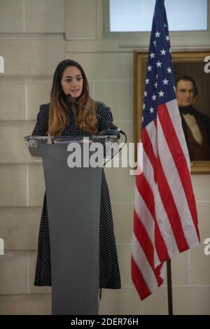 Anne-Sophie Sebban-Bécache, Direktorin des AJC, Global Jewish Advocacy, hält ihre Rede während der Gedenkfeier zum Gedenken an die Opfer des antisemitischen Angriffs in Pittsburgh am 27. Oktober 2018, die am 25. Oktober 2019 in der US-Botschaft in Paris, Frankreich, stattfand. Foto von Ania Freindorf/ABACAPRESS.COM Stockfoto