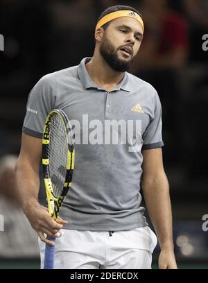 Jo-Wilfried Tsonga aus Frankreich spielt am 4. Tag der Rolex Paris Masters, Teil der ATP World Tour Masters 1000, die am 31. Oktober 2019 in der AT AccorHotels Arena in Paris, Frankreich, stattfand. Foto von Loic Baratoux/ABACAPRESS.COM Stockfoto