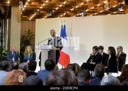 Nicole Belloubet, Garde des Sceaux, Ministre de la Justice, Jean Michel Blanquer, Ministre de l’Education Nationale et de la Jeunesse, Edouard Philippe, Premier Ministre, Agnes Buzyn, Ministre des Solidarites et de la Sante, Christophe Castaner, Ministre de l’Interieur, Julien Denormandie, ministre aupres de la Ministre de la Cohesion des Territoires et des Relations avec les Collectivites Territoriales, Charge de la ville et du logement, Laurent Nunez, secretaire d’Etet aupres du Ministre de l’Interieur, dispres. A la prefecture de seine Saint-Denis, Bobigny, France, le 31 octobre 2019. Phot Stockfoto