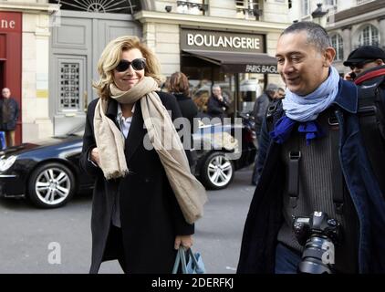 Die französische Journalistin und ehemalige französische First Lady Valérie Trierweiler kommt vor der Bekanntgabe des Siegers des französischen Literaturpreises, des Prix Goncourt, am 4. November 2019 im Pariser Restaurant Drouant an. Foto von Patrice Pierrot/Avenir pictures/ABACAPRESS.COM Stockfoto