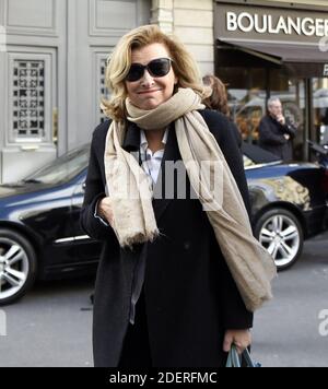 Die französische Journalistin und ehemalige französische First Lady Valérie Trierweiler kommt vor der Bekanntgabe des Siegers des französischen Literaturpreises, des Prix Goncourt, am 4. November 2019 im Pariser Restaurant Drouant an. Foto von Patrice Pierrot/Avenir pictures/ABACAPRESS.COM Stockfoto