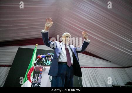 Ali Benflis hält am 10. November 2019 eine Pressekonferenz in Algier, Algerien, ab. Ali Benflis ist einer der fünf Kandidaten für die bevorstehenden Präsidentschaftswahlen im Dezember. Foto von Ammi Louiza/ABACAPRESS.COM Stockfoto