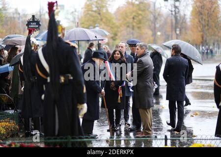 Die Pariser Bürgermeisterin Anne Hidalgo bei der Zeremonie vor der Statue von Georges Clémenceau in Paris, Frankreich, am 11. November 2019 während der gedenkfeier zum 101. Jahrestag des Waffenstillstands. Foto von Romain GAILLARD/Pool/ABACAPRESS.COM Stockfoto