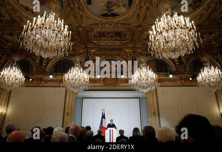 Der französische Präsident Emmanuel Macron hält eine Rede während einer Medaillenzeremonie im Elysee-Palast in Paris, Frankreich, am 18. November 2019. Foto von Gonzalo Fuentes/Pool/ABACAPRESS.COM Stockfoto